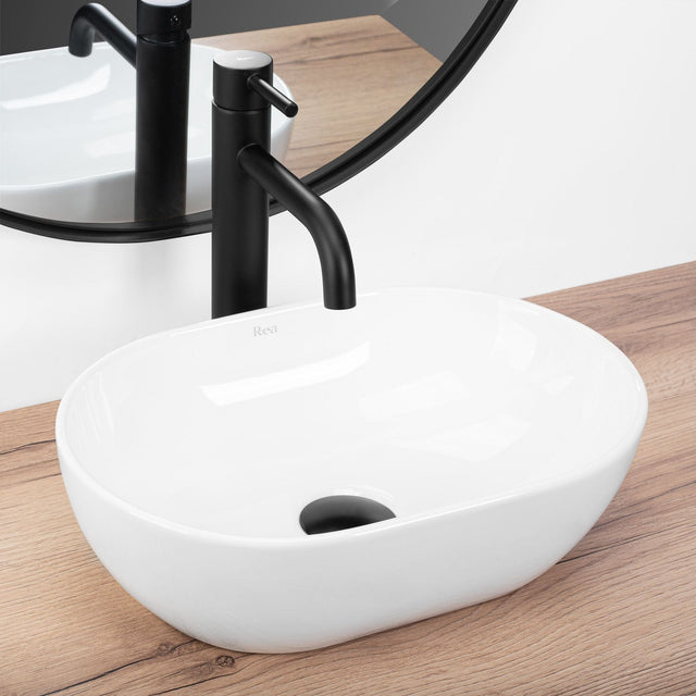 Lavoar ceramic pe blat Rea Amelia Mini, 38 cm, alb