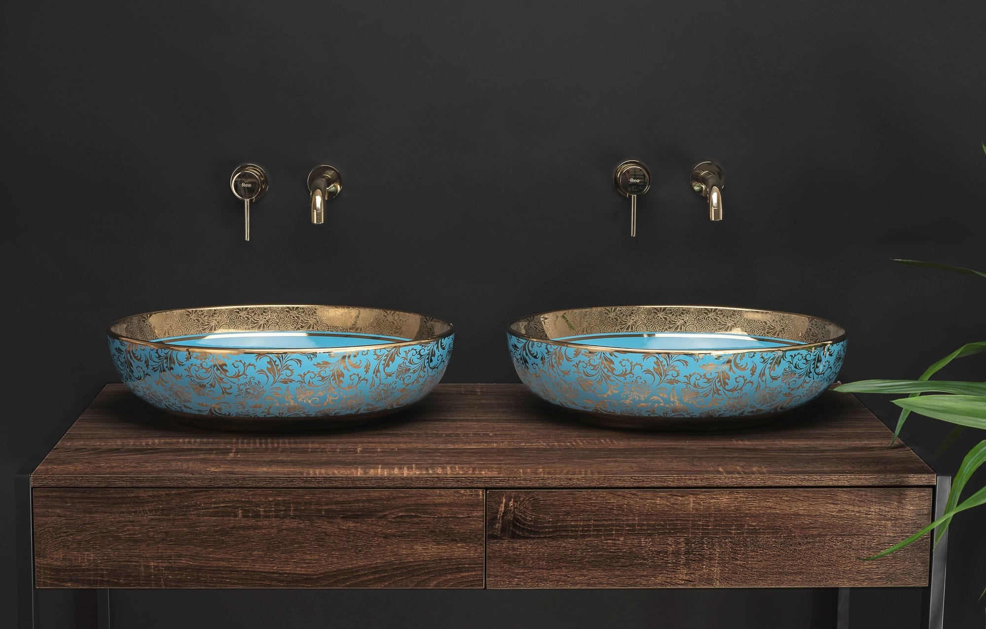 Lavoar ceramic pe blat Rea Margot, 52 cm, albastru/auriu