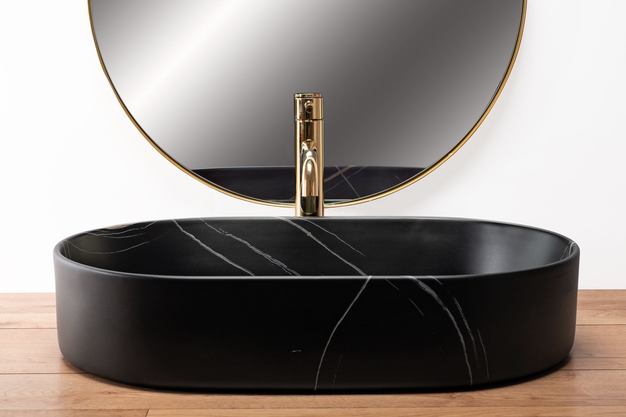Lavoar ceramic pe blat Rea Nadia, 61 cm, negru
