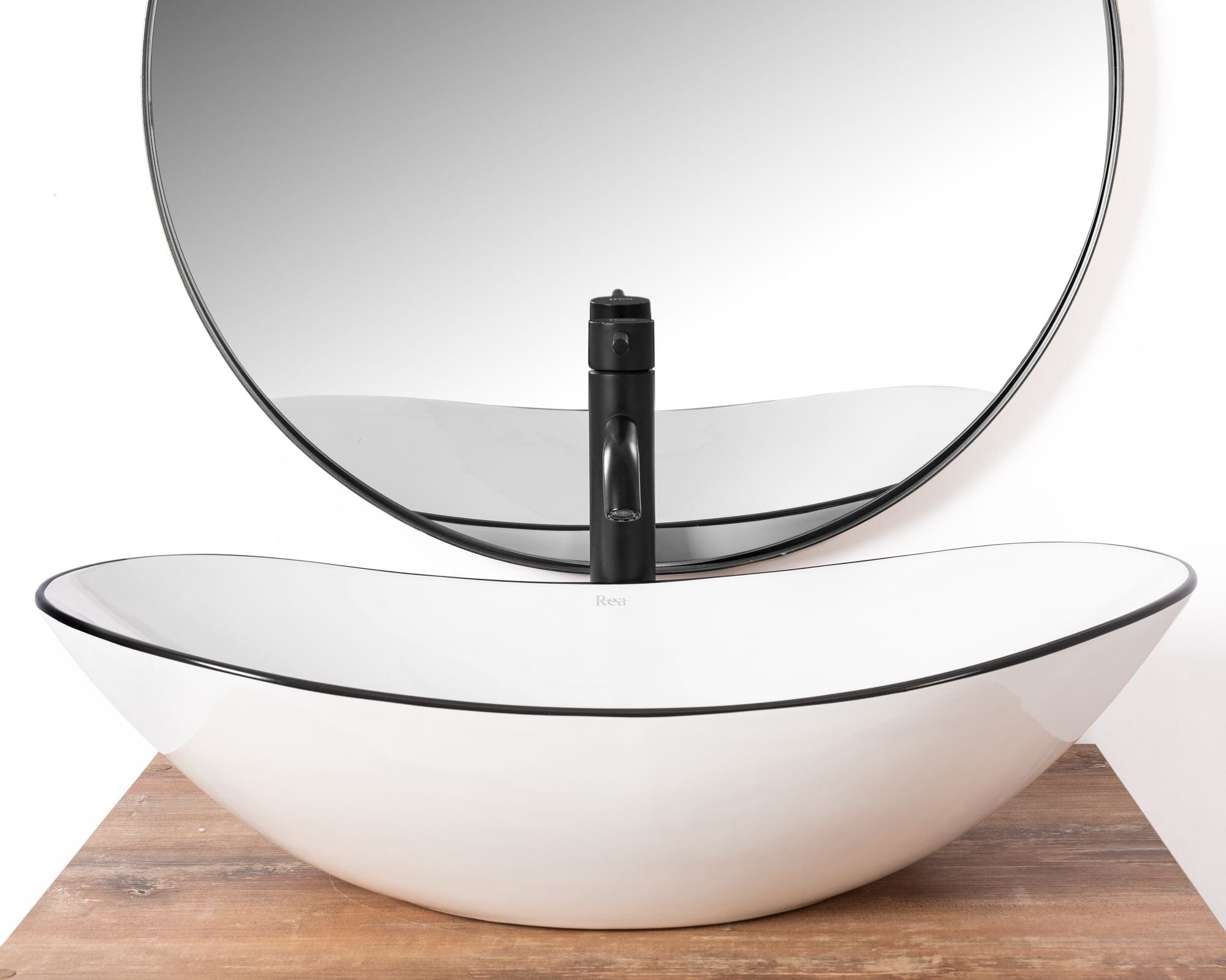Lavoar ceramic pe blat Rea Royal, 62.5 cm, alb