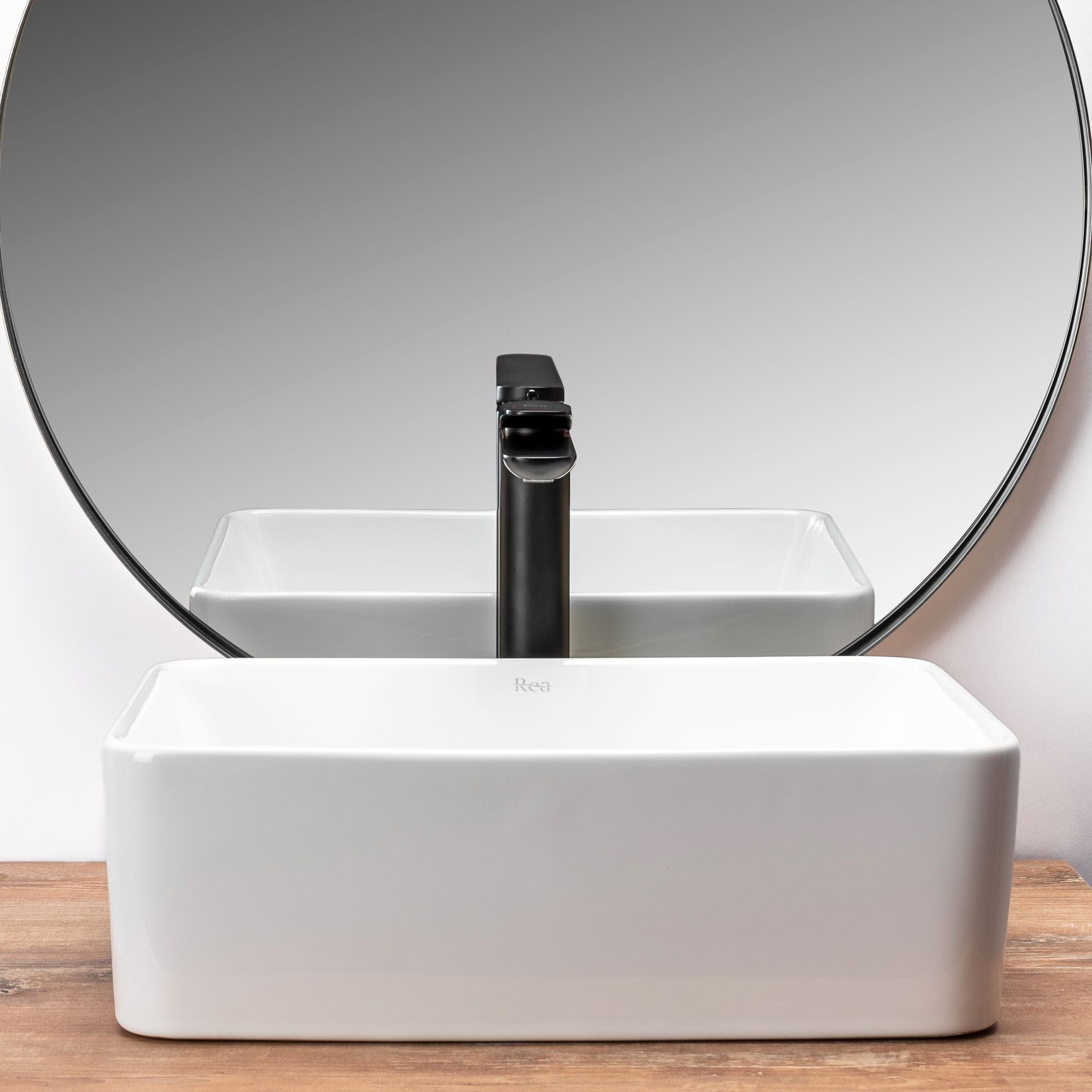 Lavoar pe blat ceramic Rea Anita Mini  , latime de 31  cm,  alb