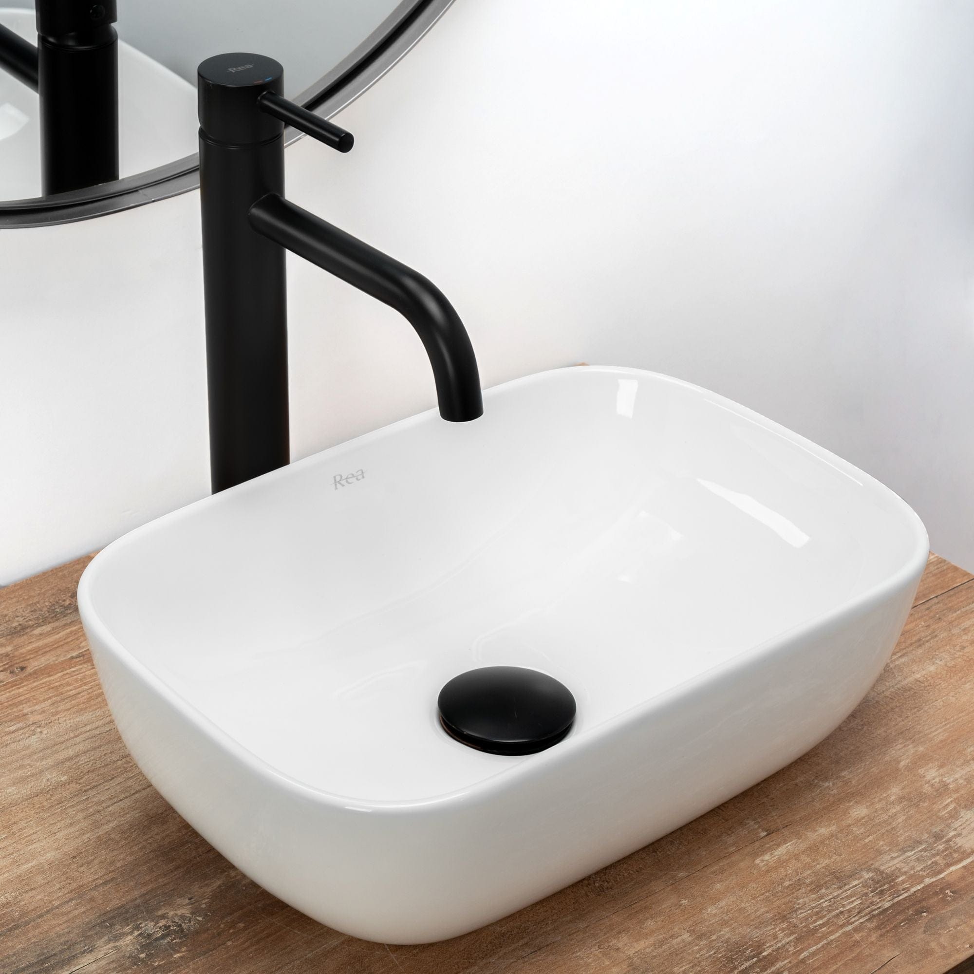 Lavoar pe blat ceramic Rea Belinda Mini , latime de 25.5 cm, alb