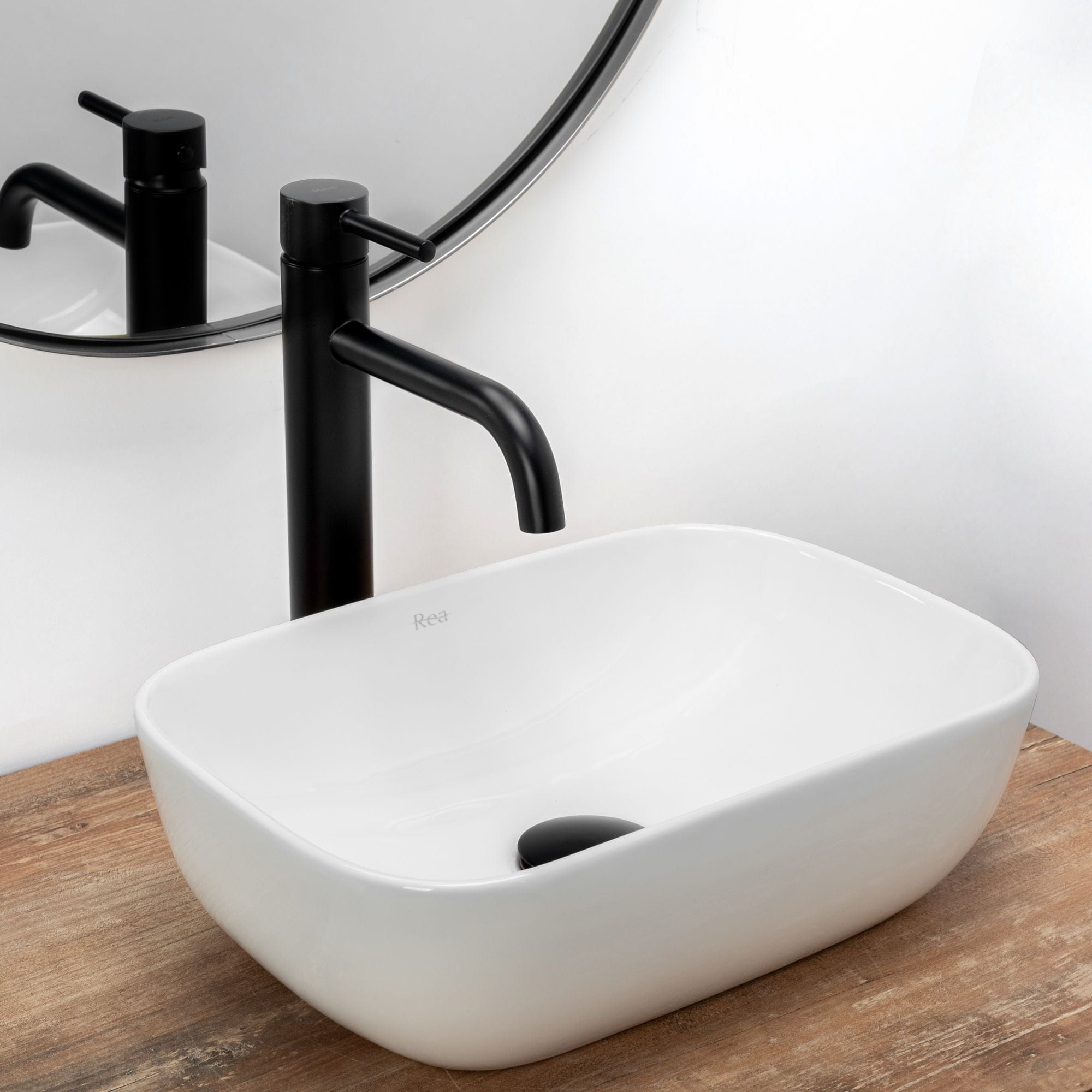 Lavoar pe blat ceramic Rea Belinda Mini , latime de 25.5 cm, alb
