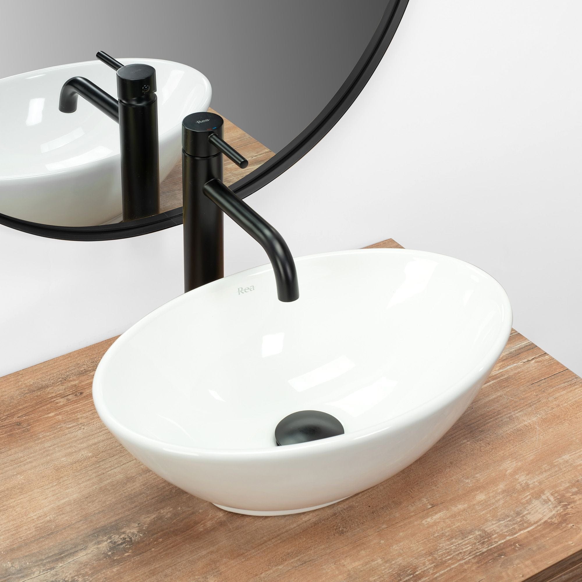 Lavoar pe blat ceramic Rea Pamela Mini  , latime de 27 cm,  alb