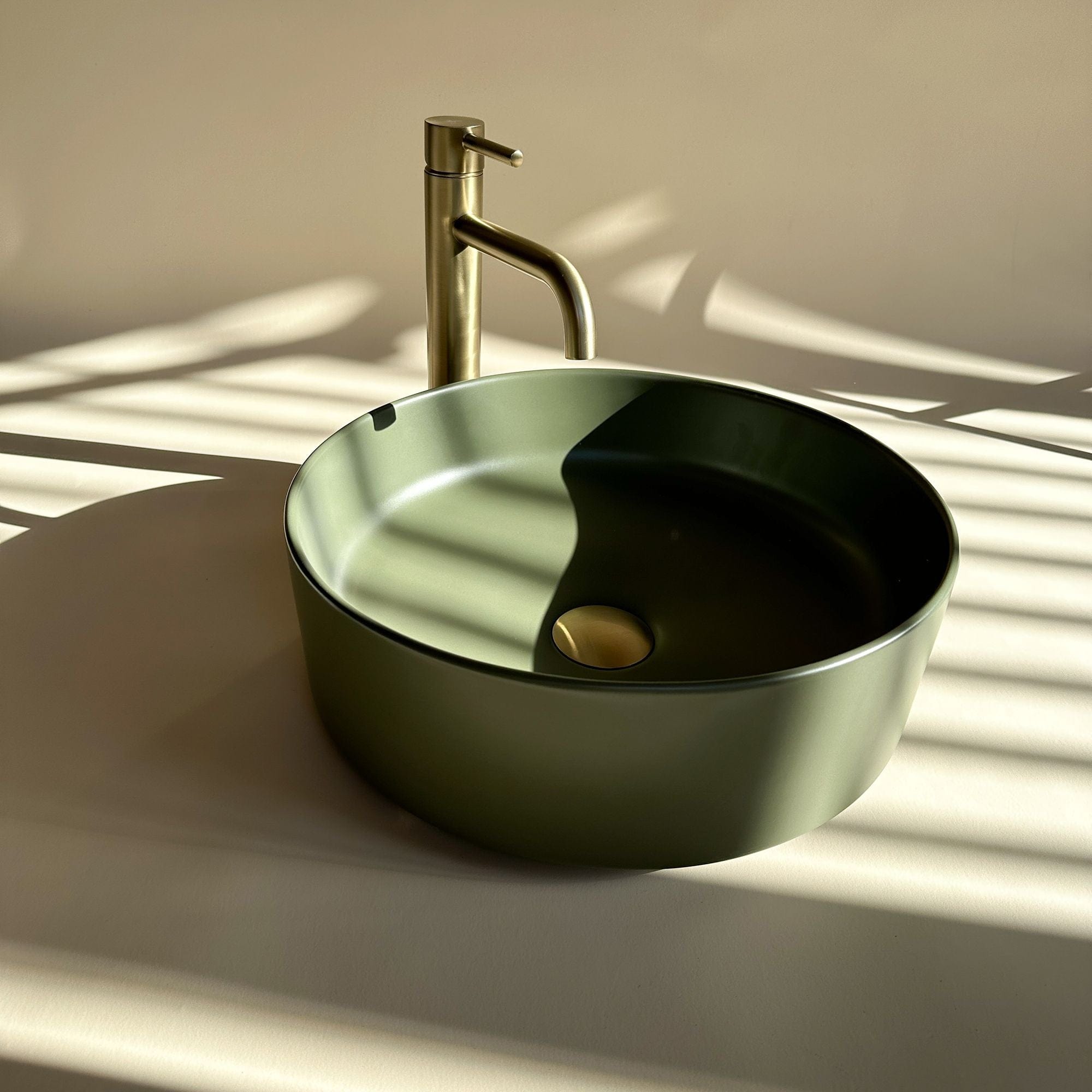 Lavoar pe blat ceramic Rea  Sami , latime de 36.6  cm, verde mat