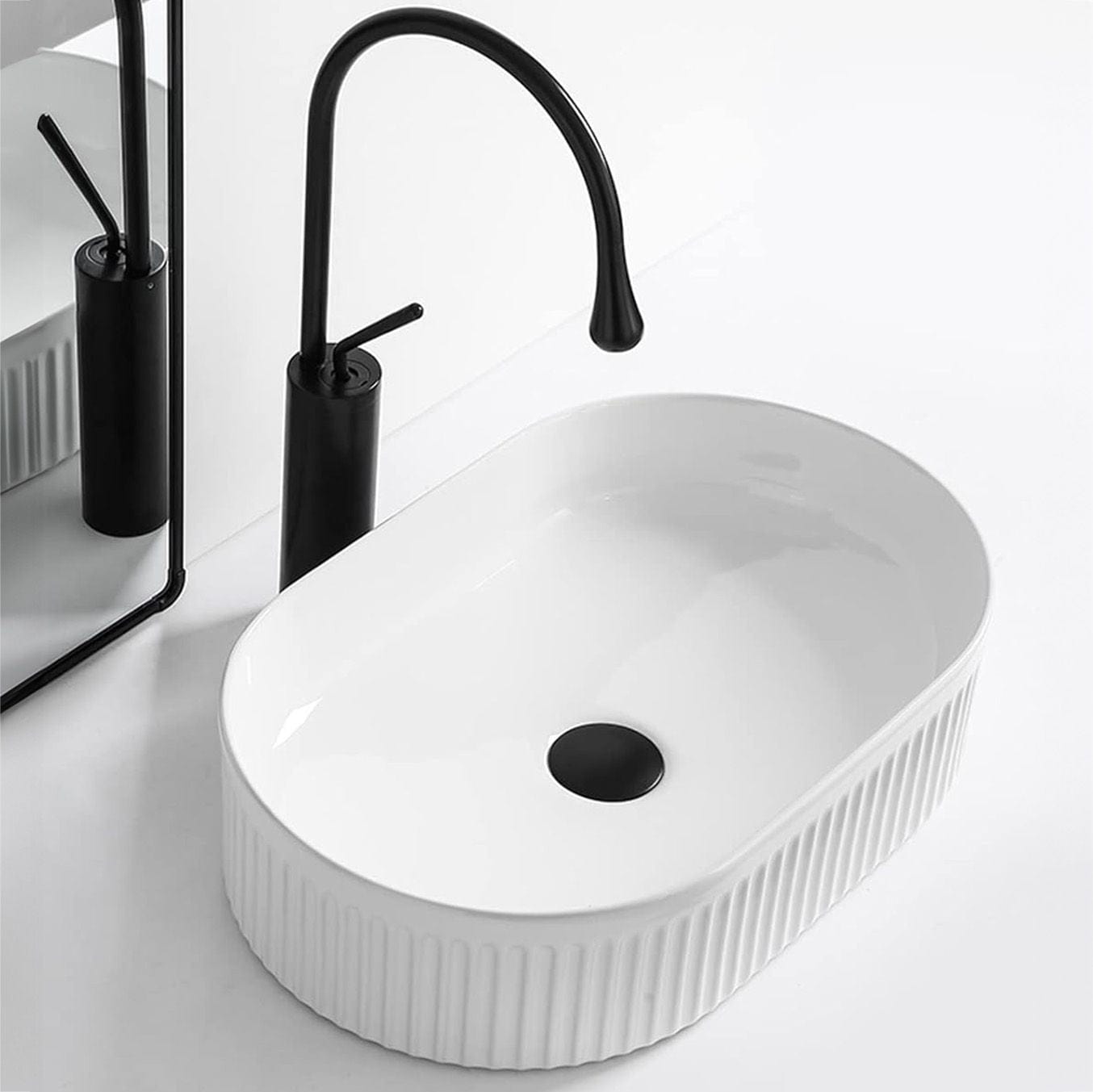 Lavoar pe blat ceramic Rea Vanda  , latime de 31 cm,  alb