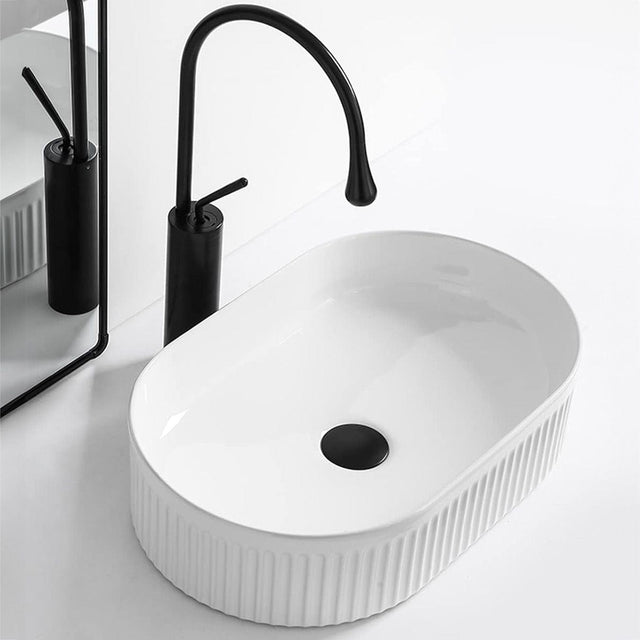 Lavoar pe blat ceramic Rea Vanda  , latime de 31 cm,  alb