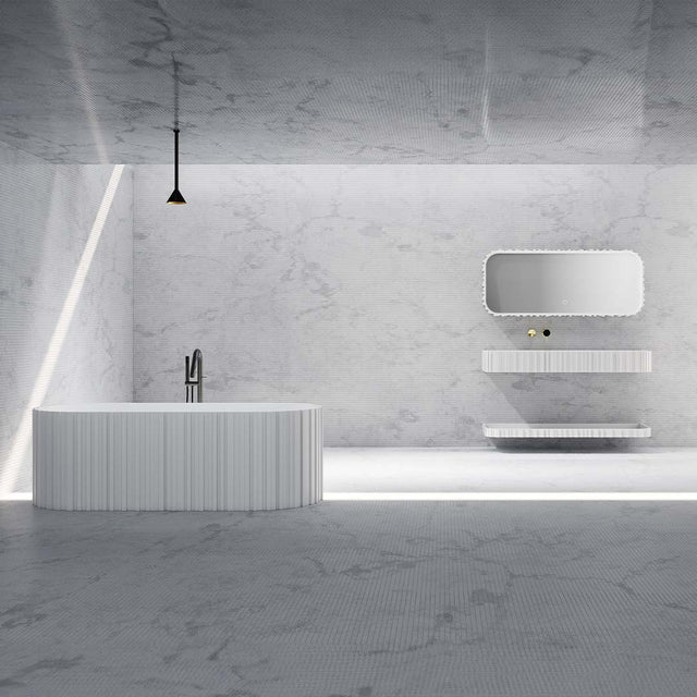 Set baie, cada de 170 cm freestanding si lavoar cu raft si oglinda LED, din compozit, cu riflaje, alb mat, MonBlari