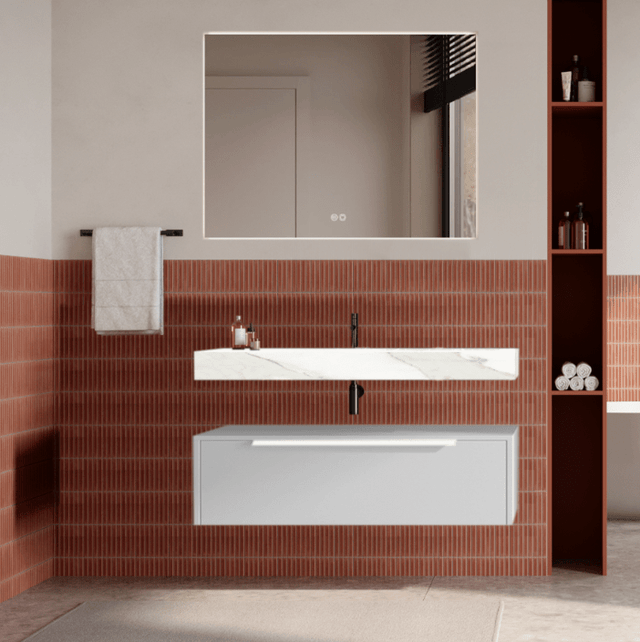 Set mobilier baie suspendat alb mat, lavoar alb și oglinda, manere albe, 100 cm, SaviniDue Iconica