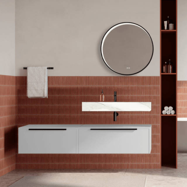 Set mobilier baie suspendat alb mat, lavoar alb si oglinda rotunda, manere negre, 140 cm, SaviniDue Iconica
