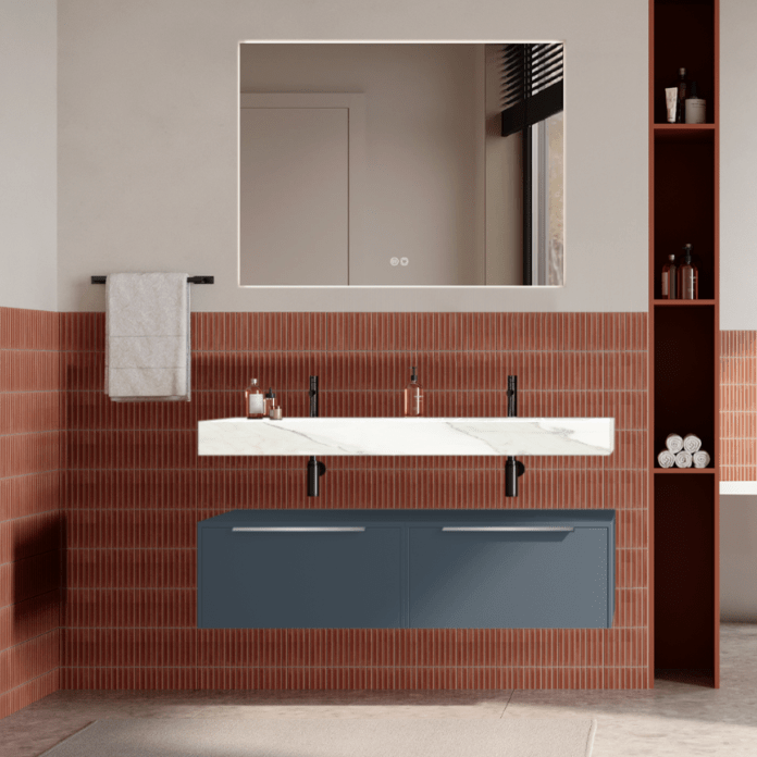 Set mobilier baie suspendat albastru mat, lavoar alb si oglinda, manere din otel inoxidabil, 120 cm, SaviniDue Iconica