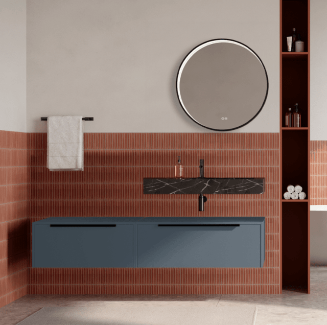 Set mobilier baie suspendat albastru mat, lavoar negru si oglinda rotunda, manere negre, 140 cm, SaviniDue Iconica