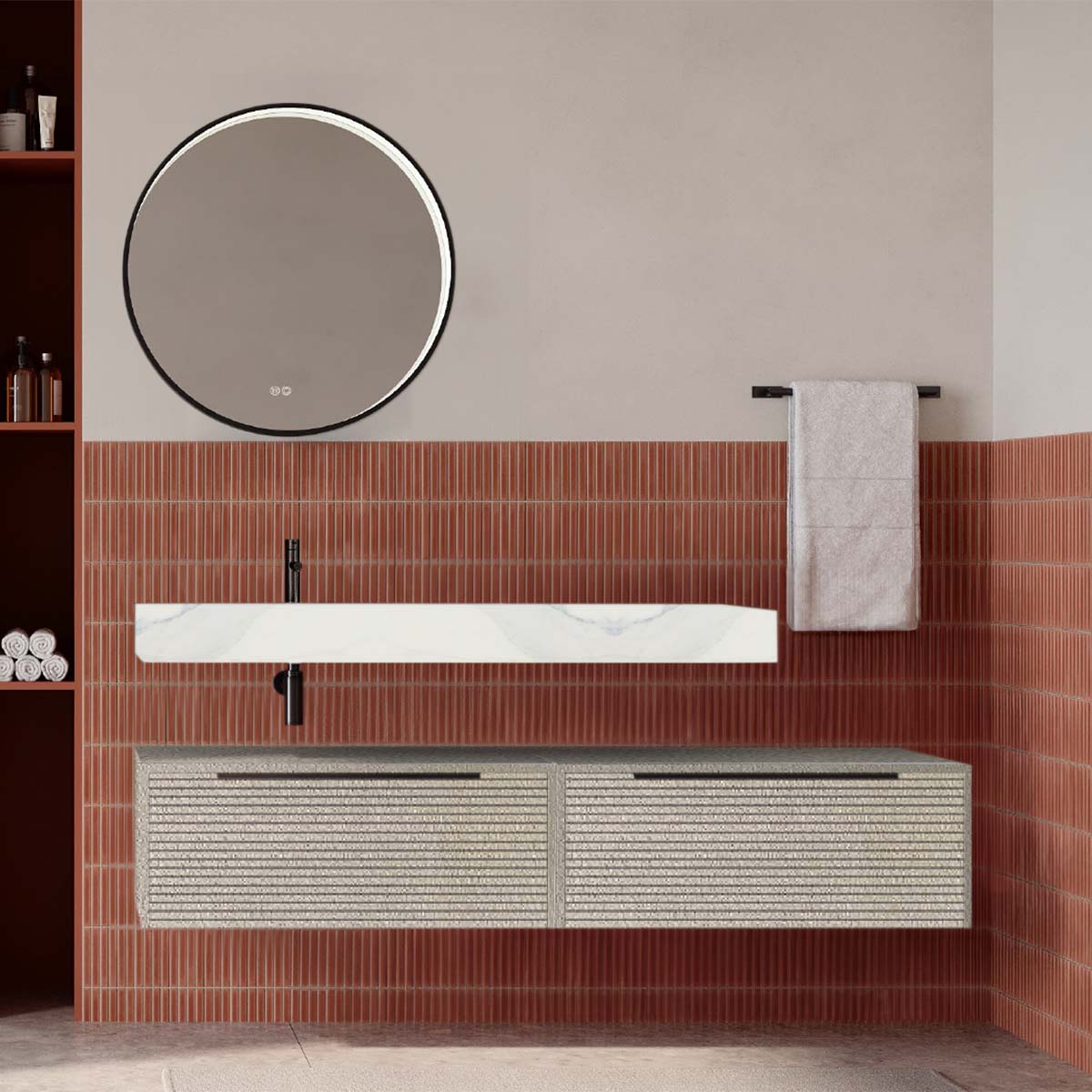 Set mobilier baie suspendat bej mat cu lavoar imitație marmura alba și oglindă, cu riflaje Dogato, 160 cm, SaviniDue Iconica