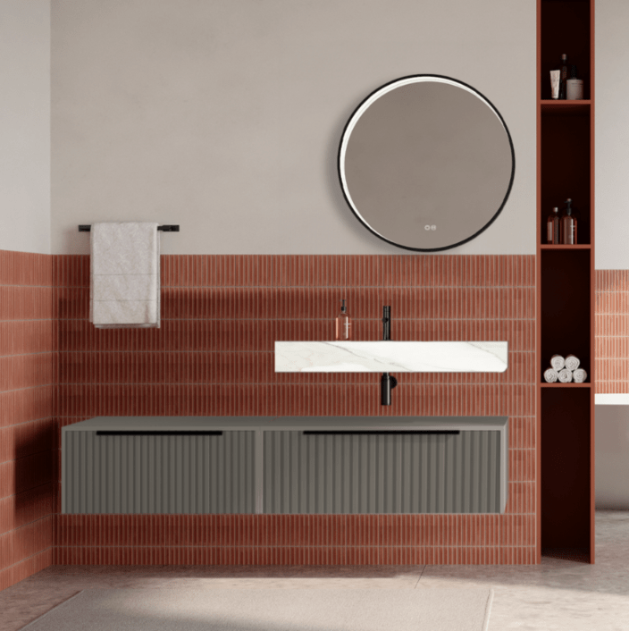 Set mobilier baie suspendat bej, riflaje Cannetatto, lavoar alb si oglinda rotunda, manere negre, 140 cm, SaviniDue Iconica