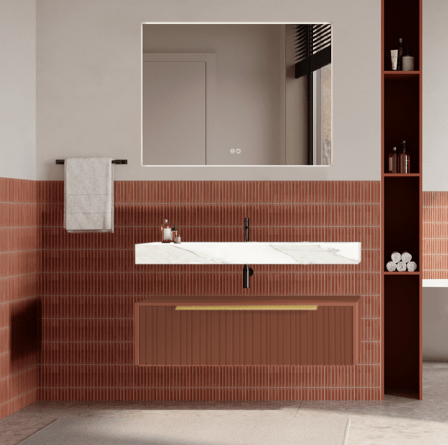 Set mobilier baie suspendat caramiziu, riflaj Plissetatto, lavoar alb și oglinda, manere aurii, 100 cm, SaviniDue Iconica