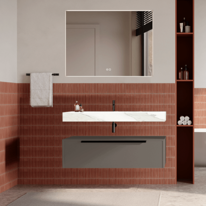 Set mobilier baie suspendat gri cenusiu, lavoar alb și oglinda, manere negre, 100 cm, SaviniDue Iconica