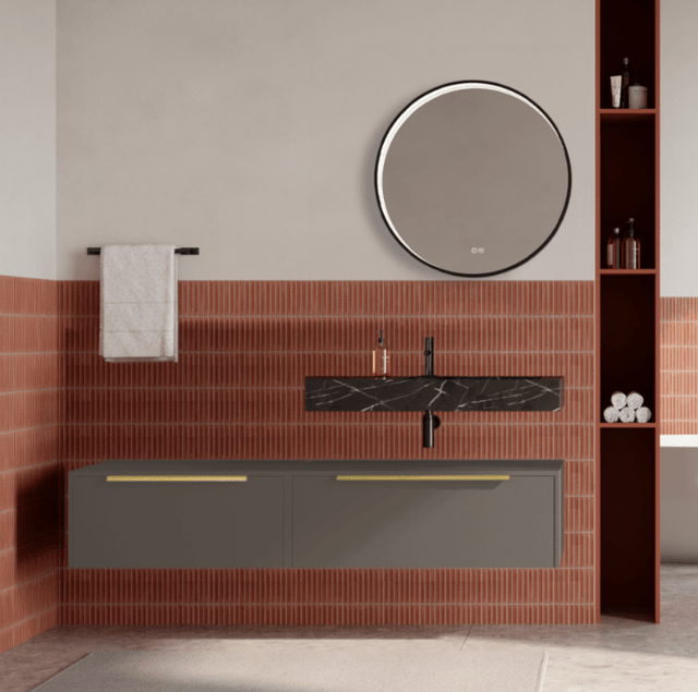 Set mobilier baie suspendat gri cenusiu, lavoar negru si oglinda rotunda, manere aurii, 140 cm, SaviniDue Iconica