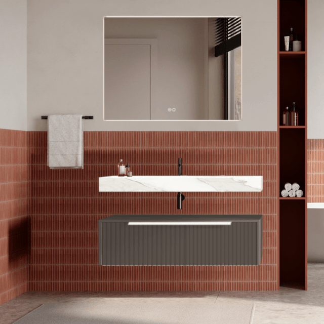 Set mobilier baie suspendat gri cenusiu, riflaje Cannetatto, lavoar alb și oglinda, manere albe, 100 cm, SaviniDue Iconica