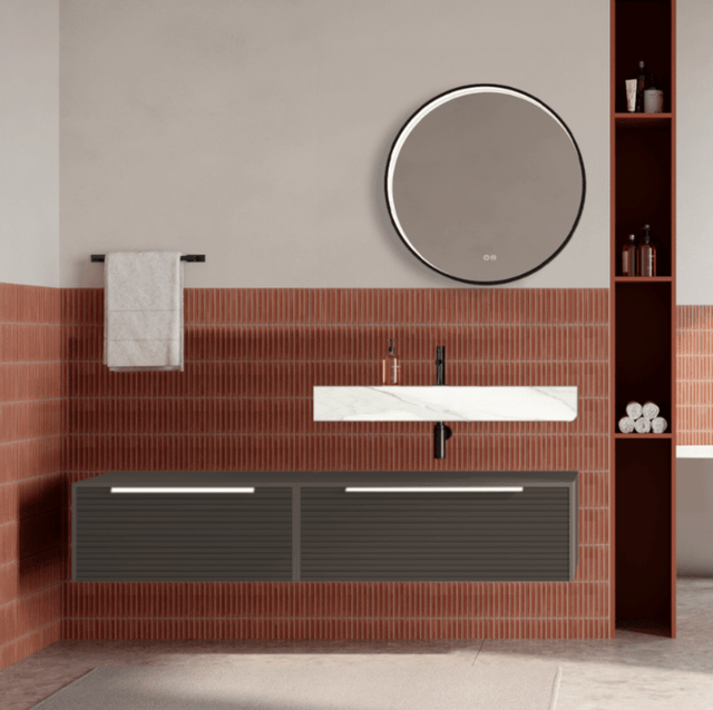 Set mobilier baie suspendat gri cenusiu, riflaje Dogato, lavoar alb si oglinda rotunda, manere albe, 140 cm, SaviniDue Iconica