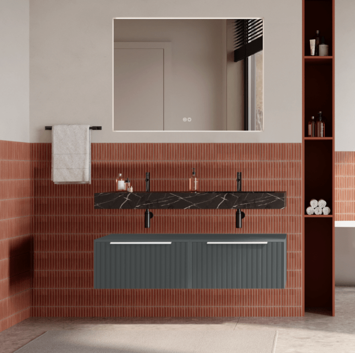 Set mobilier baie suspendat gri, riflaje Cannetatto, lavoar negru si oglinda, manere albe, 120 cm, SaviniDue Iconica