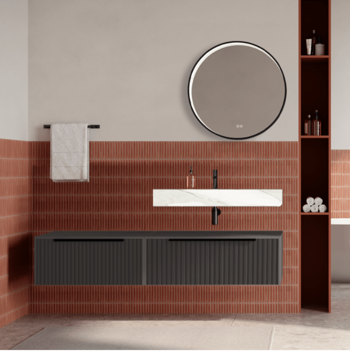 Set mobilier baie suspendat gri urban, riflaje Cannetatto, lavoar alb si oglinda rotunda, manere negre, 140 cm, SaviniDue Iconica