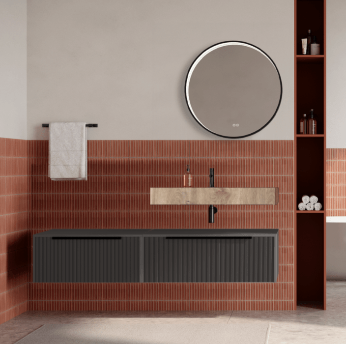 Set mobilier baie suspendat gri urban, riflaje Cannetatto, lavoar imitatie lemn si oglinda rotunda, manere negre, 140 cm, SaviniDue Iconica