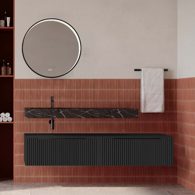 Set mobilier baie suspendat negru mat cu lavoar imitație marmura neagra și oglindă, cu riflaje cannetatto, 160 cm, SaviniDue Iconica