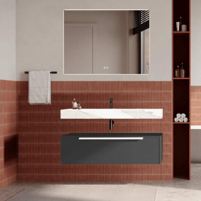 Set mobilier baie suspendat negru mat, lavoar alb și oglinda, manere albe, 100 cm, SaviniDue Iconica