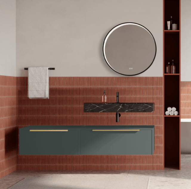 Set mobilier baie suspendat verde italia, lavoar negru si oglinda rotunda, manere aurii, 140 cm, SaviniDue Iconica