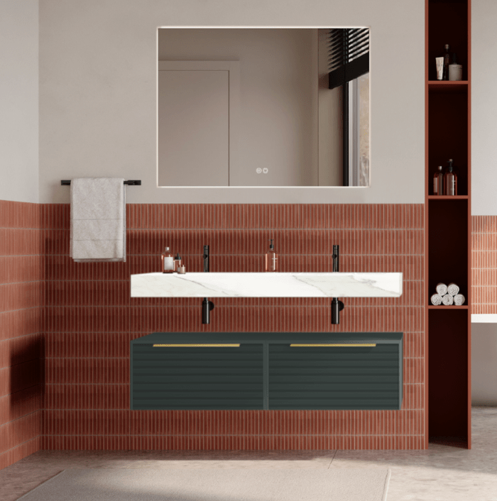 Set mobilier baie suspendat verde italia, riflaje Dogato, lavoar alb și oglinda, manere aurii, 120 cm, SaviniDue Iconica