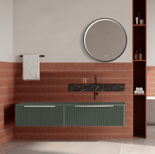 Set mobilier baie suspendat verde salvie, riflaje Cannetatto, lavoar negru si oglinda rotunda, manere crom, 140 cm, SaviniDue Iconica