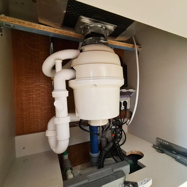 Tocator menajer / resturi alimentare CookingAid Rodi R300/ Food Chopper Waste Disposer In Sink Erator cu actionare pneumatica