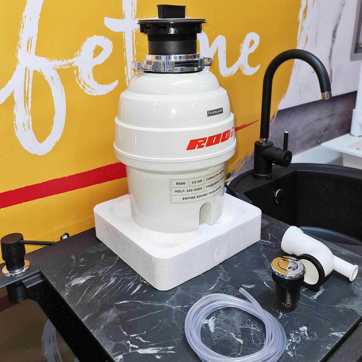 Tocator menajer / resturi alimentare CookingAid Rodi R300/ Food Chopper Waste Disposer In Sink Erator cu actionare pneumatica